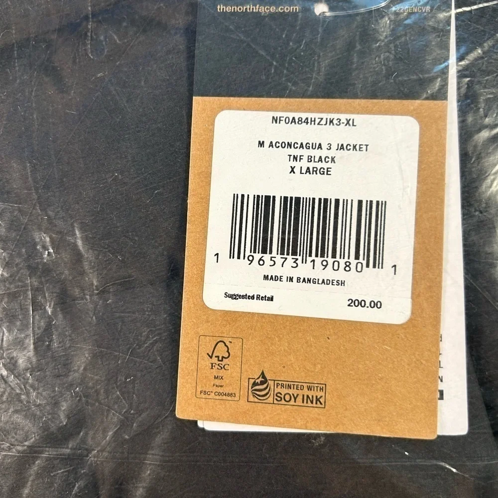 The North Face Men’s Aconcagua 3 Jacket in black (G1)